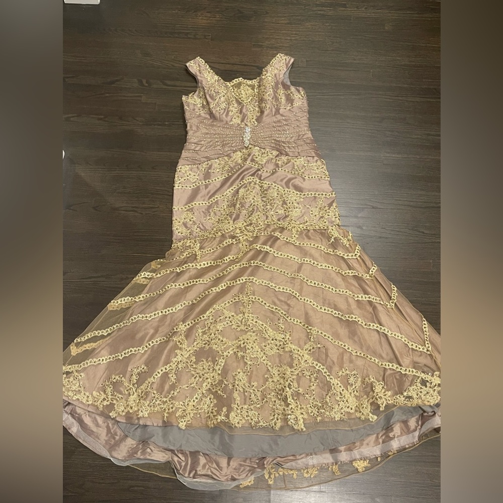 Women’s beaded evening gown Size 18